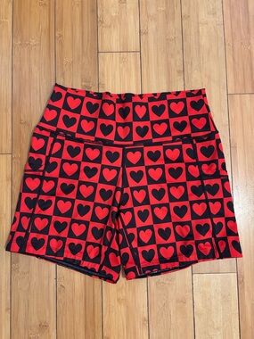Constantly Varied Gear Red & Black Heart-Print 5” Shorts